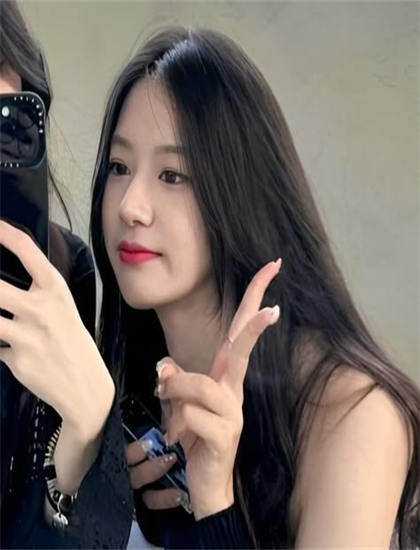 深度探索：女人是未来的叙事技巧与导演风格——一次全面的艺术分析